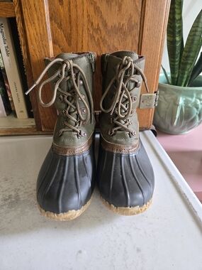 Size 9 Olive Green and Black Waterproof Duck Boots